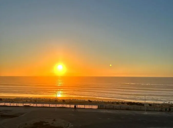 Sunset Lovers Lacanau